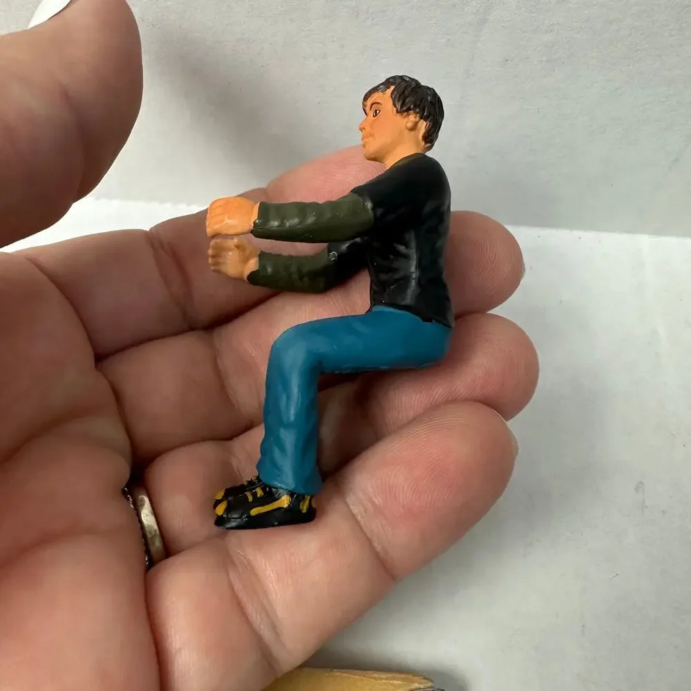 Schleich 13444 SUV Driver Sitting 4x4 Vehicle Driver Retired Action Figure